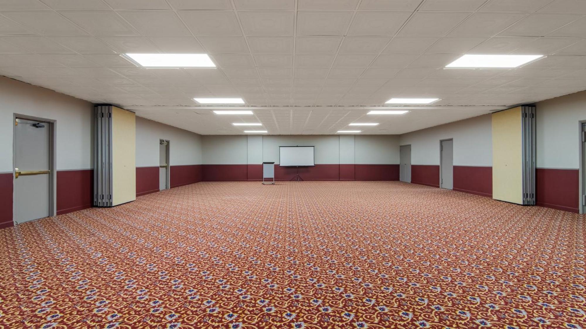Hometowne Studios By Red Roof And Conference Center Chicago - N Aurora Naperville North Aurora Zewnętrze zdjęcie